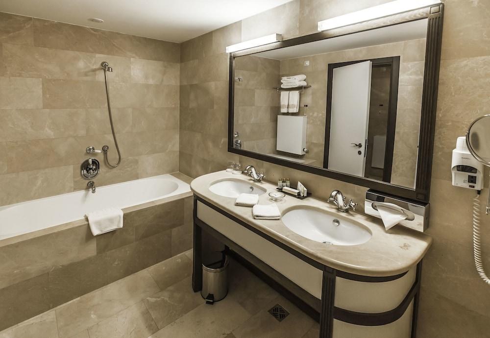 EPOQUE SUITES photo 2