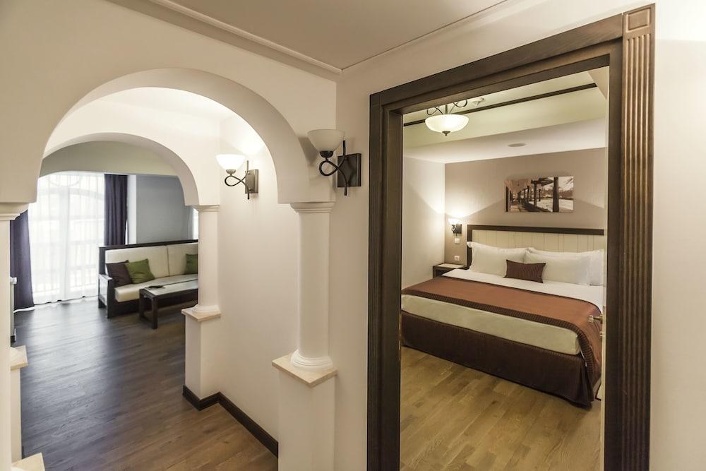 EPOQUE SUITES photo 3