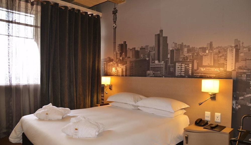 REEF HOTEL photo 2