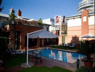 COURTYARD ROSEBANK photo 1