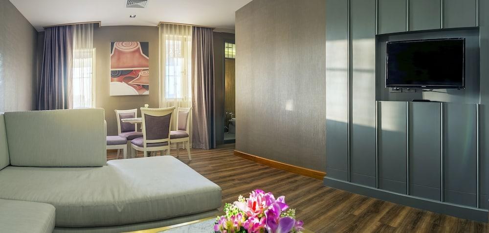 ROYAL RATTANAKOSIN HOTEL photo 3