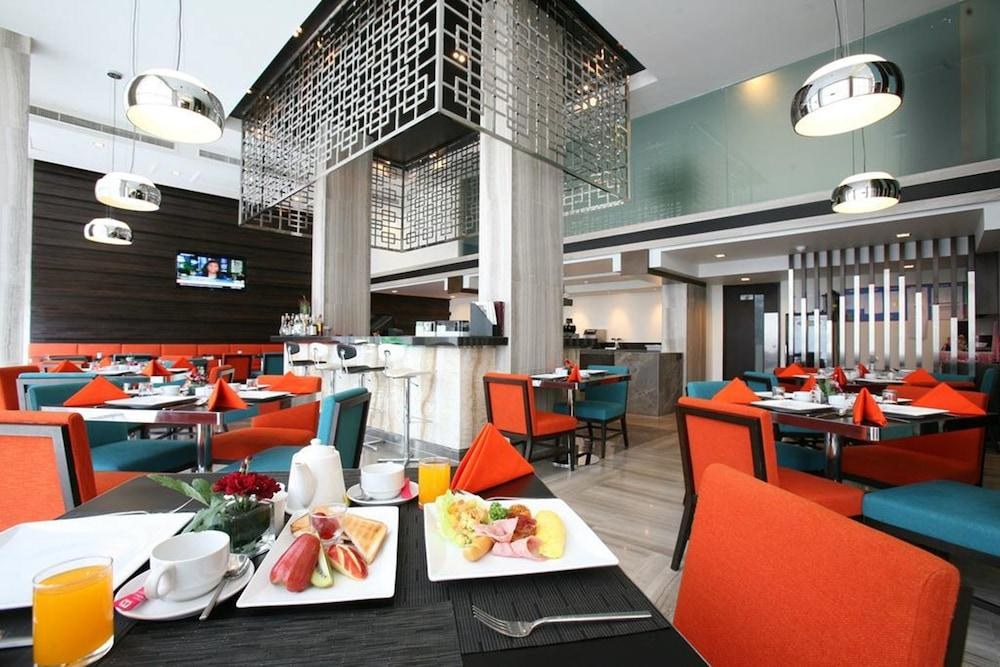 FX HOTEL METROLINK MAKKASAN photo 4