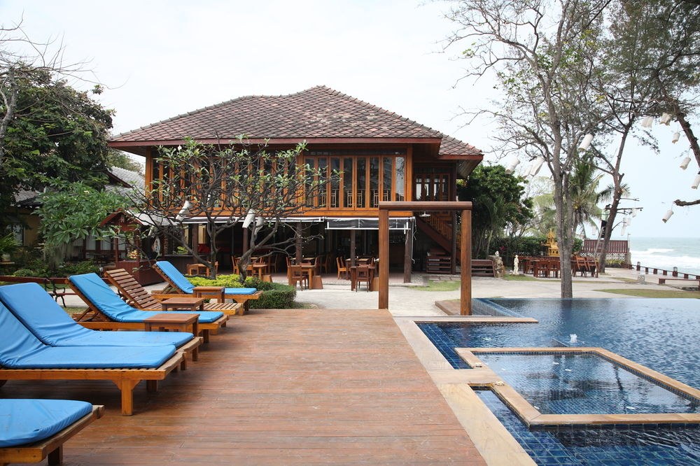 Baan Talay Dao Resort