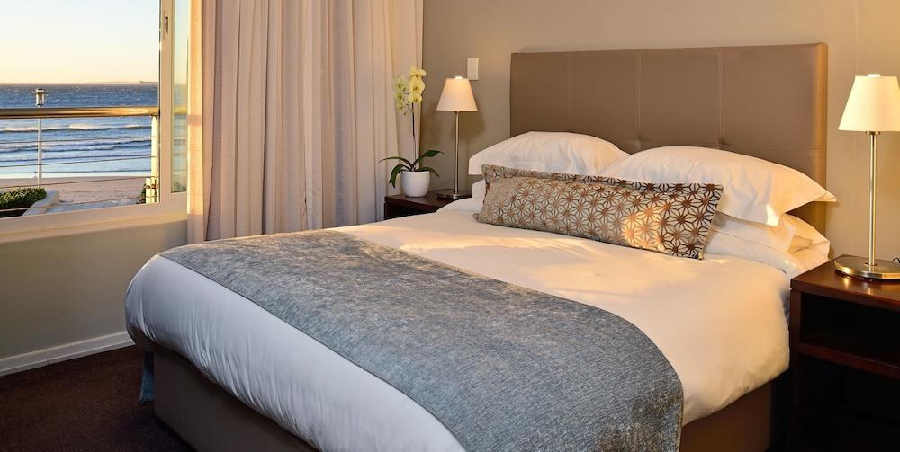 LAGOON BEACH HOTEL & SPA photo 1