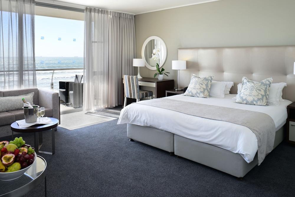LAGOON BEACH HOTEL & SPA photo 2