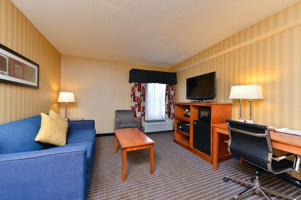 COMFORT INN photo 2