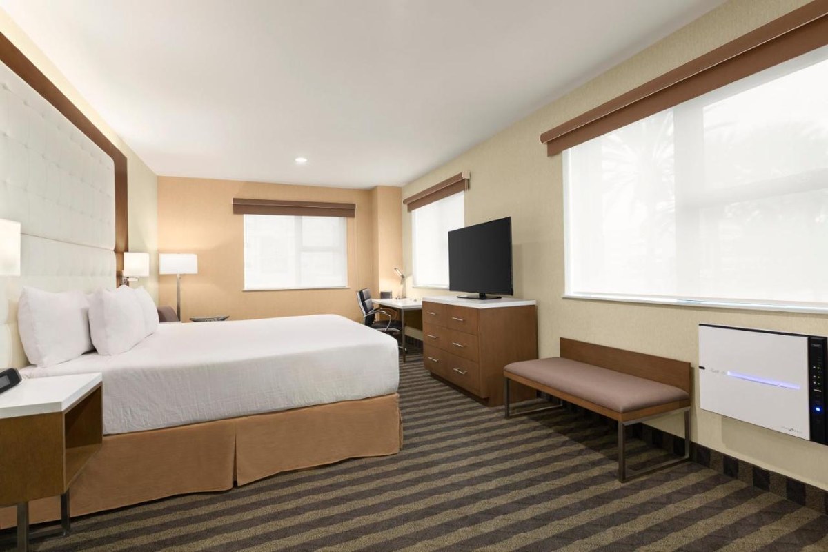 Wyndham Anaheim photo 1
