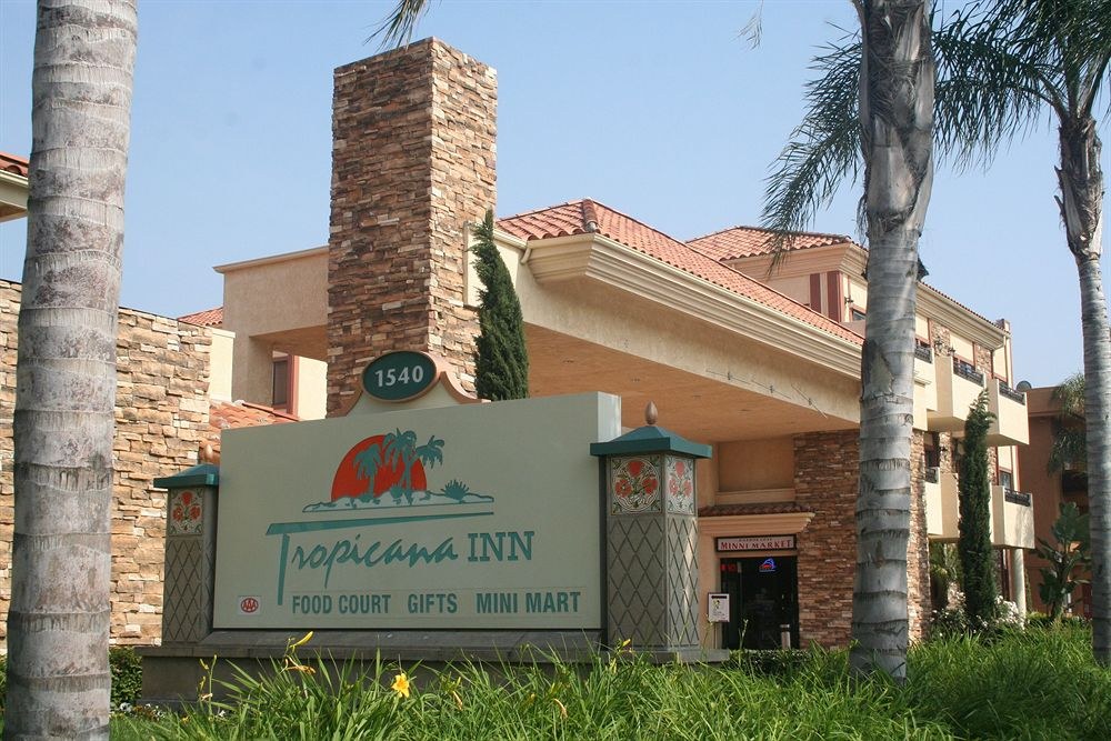 TROPICANA INN