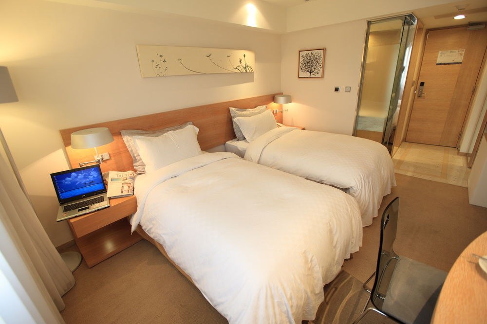 BEACON HOTEL
