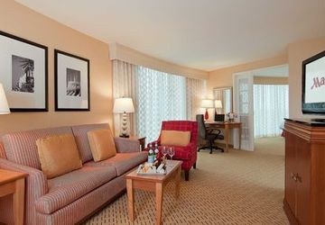 MARRIOTT SUITES photo 2