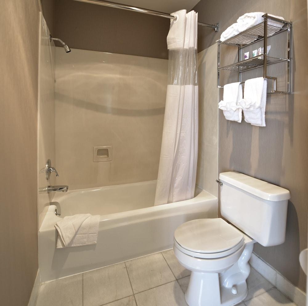 CITY CENTER INN & SUITES photo 2