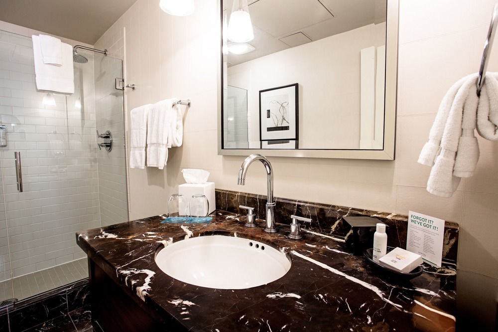 KIMPTON ALEXIS HOTEL