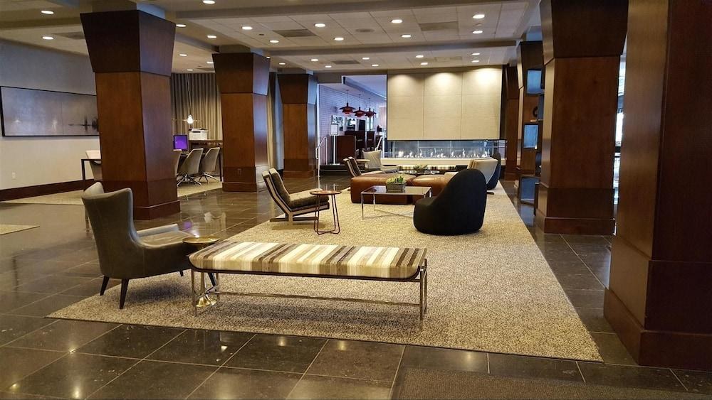 CROWNE PLAZA CHICAGO WEST LOOP photo 3