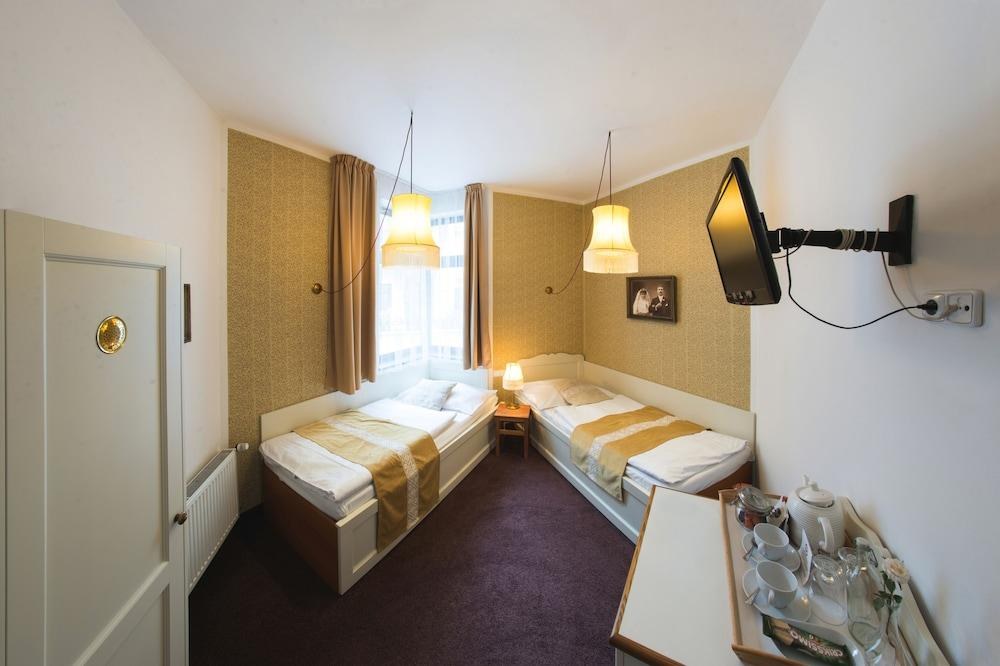 HOTEL AMADEUS photo 4