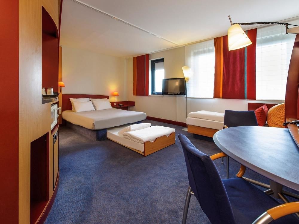 NOVOTEL SUITES BERLIN CITY POTSDAMER PLATZ photo 1