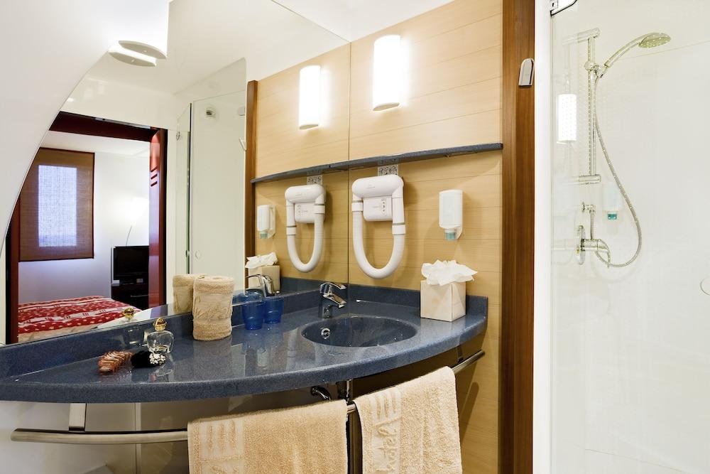 NOVOTEL SUITES NICE AIRPORT photo 4
