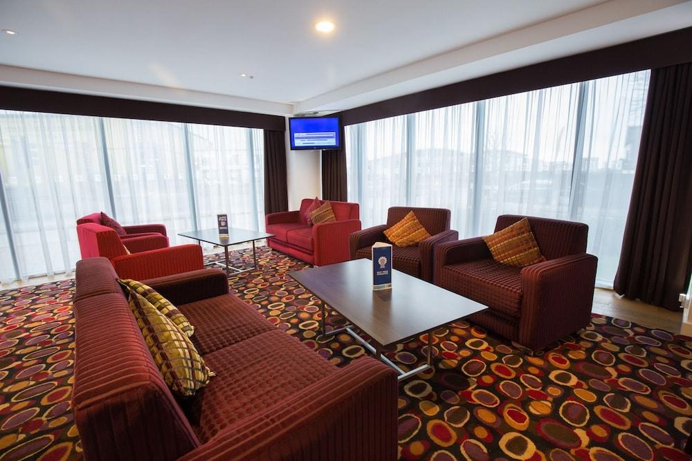 HOLIDAY INN EXPRESS BIRMINGHAM SOUTH photo 2
