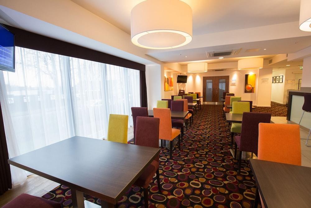 HOLIDAY INN EXPRESS BIRMINGHAM SOUTH photo 3