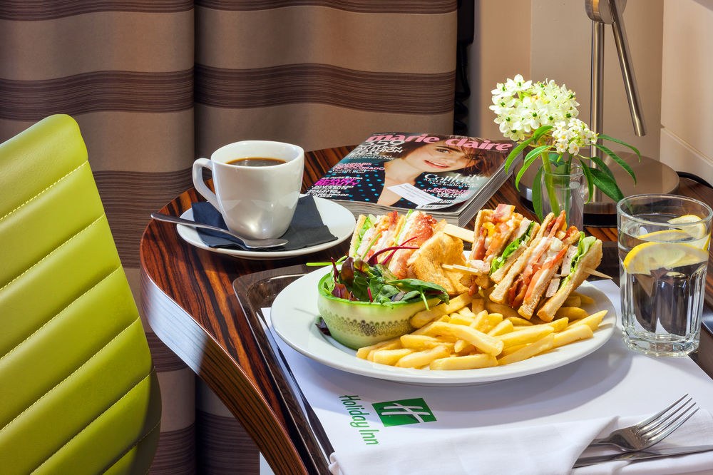 HOLIDAY INN LONDON - STRATFORD CITY photo 1