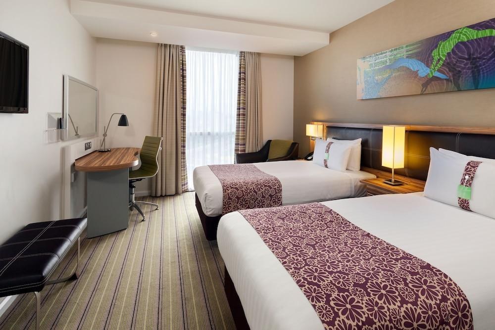 HOLIDAY INN LONDON - STRATFORD CITY photo 2