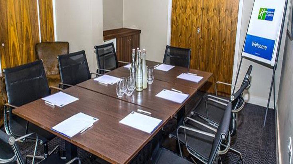 HOLIDAY INN EXPRESS LIVERPOOL - HOYLAKE photo 1