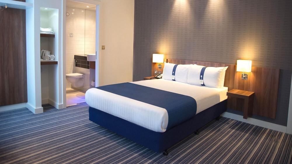 HOLIDAY INN EXPRESS LIVERPOOL - HOYLAKE photo 2