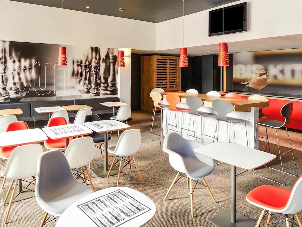 IBIS LONDON STRATFORD photo 3