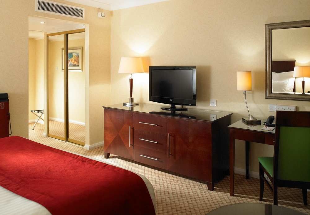 YORK MARRIOTT HOTEL photo 2
