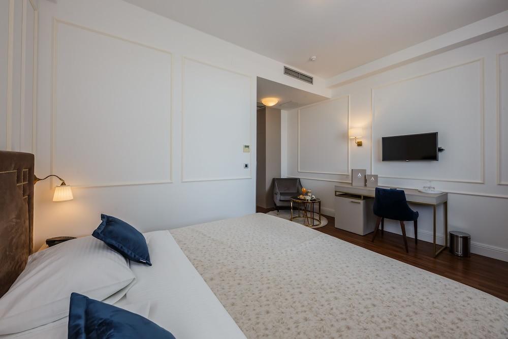 ART HOTEL photo 2