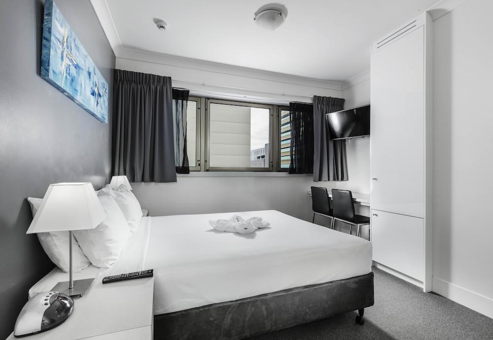GEORGE WILLIAMS HOTEL photo 3