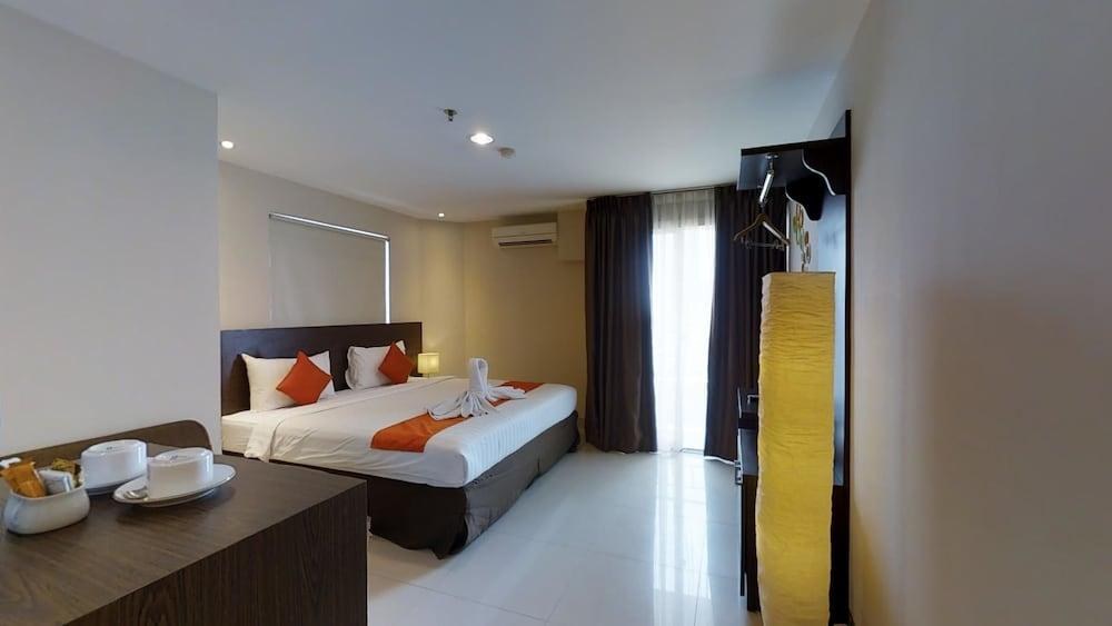 The Gloria Suites Jakarta photo 3
