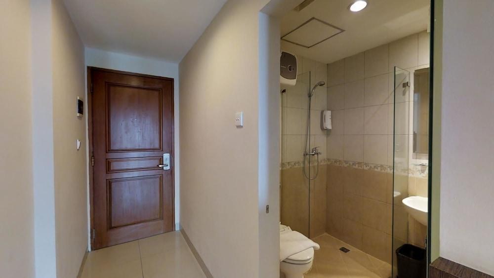 The Gloria Suites Jakarta photo 4