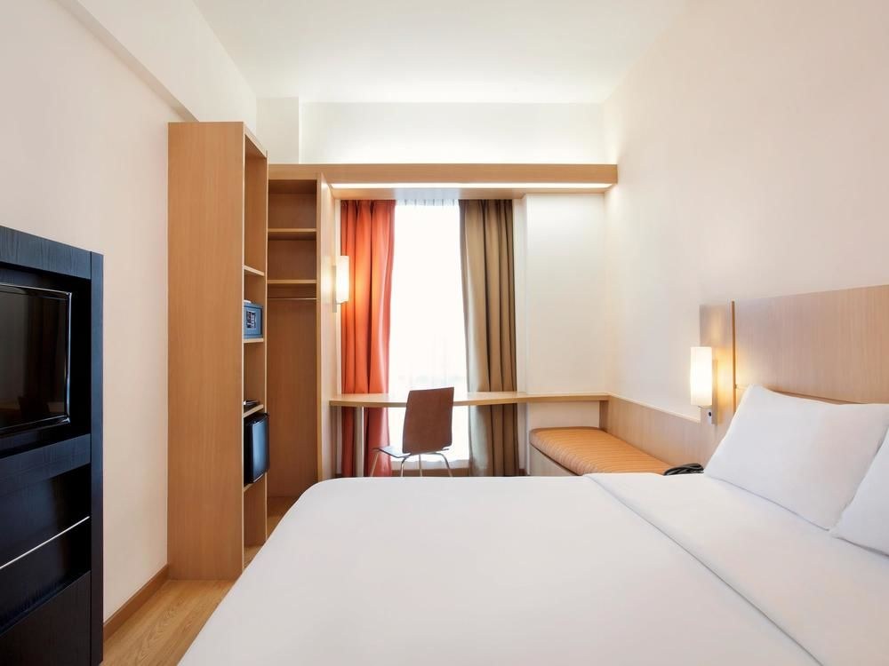 IBIS BANDUNG TRANS STUDIO