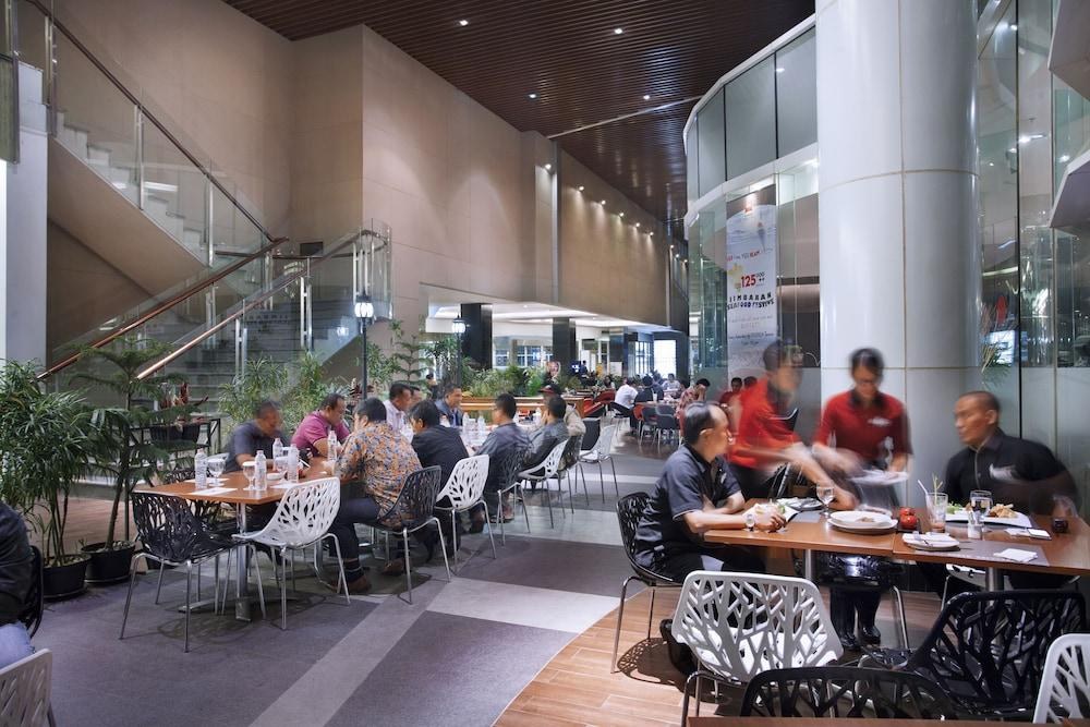 IBIS BANDUNG TRANS STUDIO photo 3