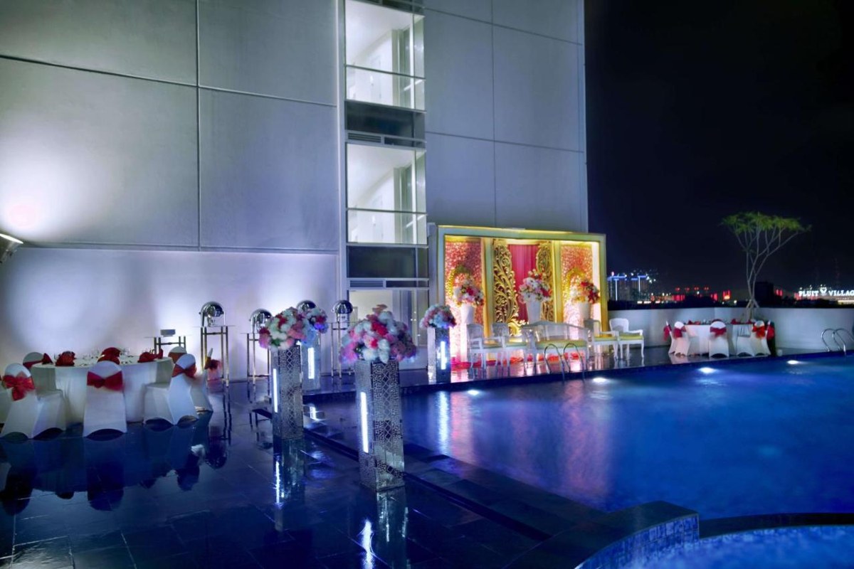 ASTON PLUIT HTL & RESIDENCE photo 1