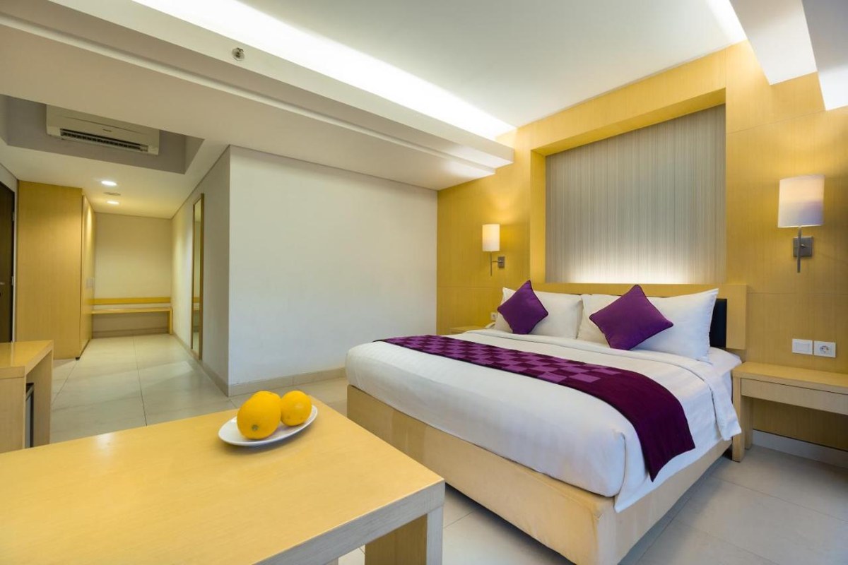 QUEST HOTEL KUTA photo 1