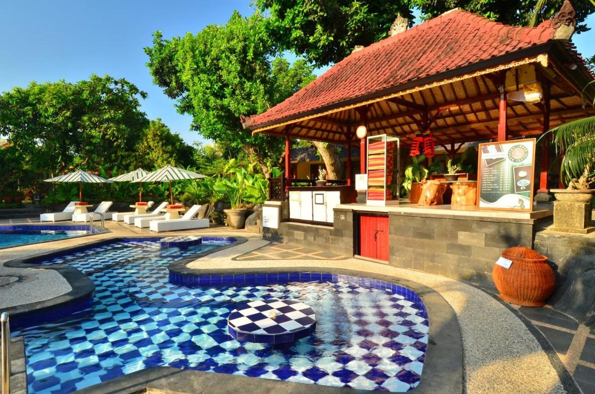INNA SINDHU BEACH HTL & RESORT