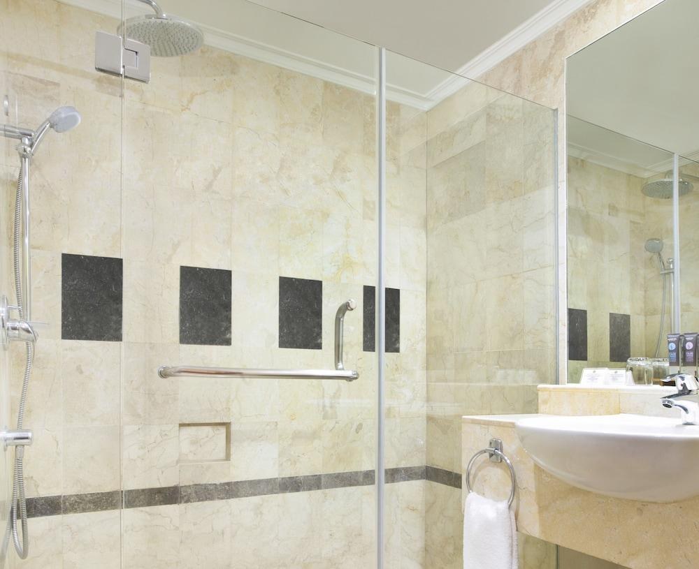 NOVOTEL YOGYAKARTA photo 4