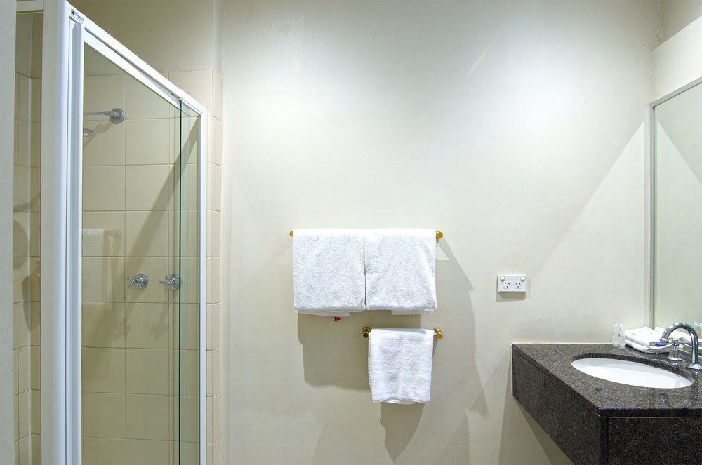 Ibis Styles Kingsgate photo 1