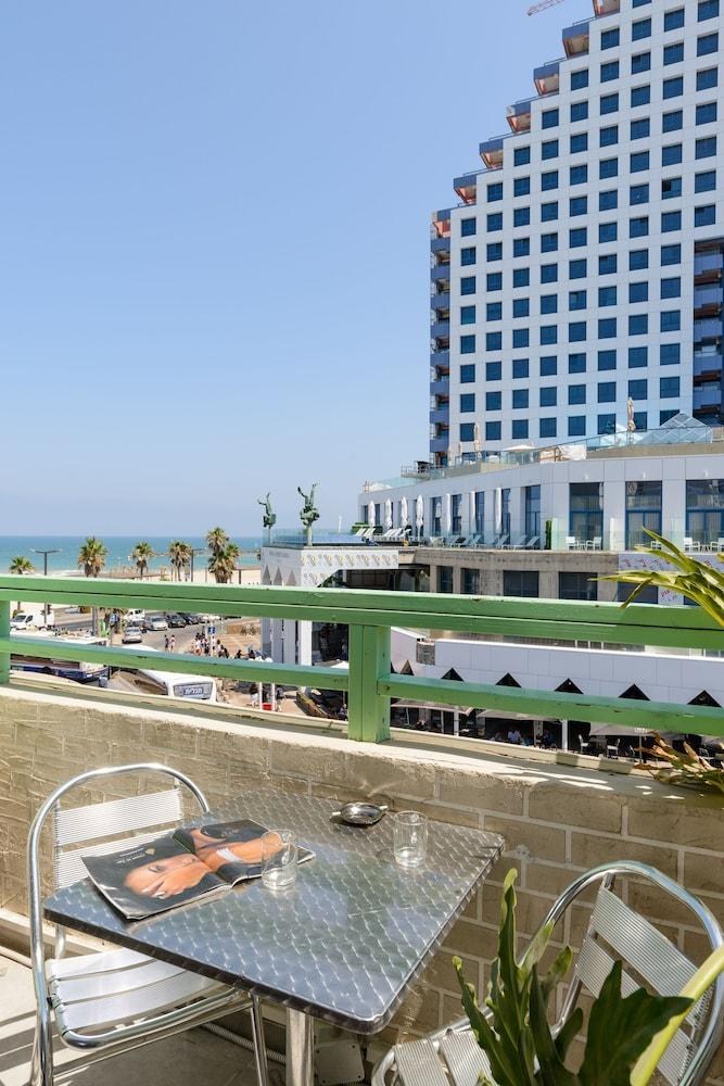 LIBER SEASHORE SUITES photo 2