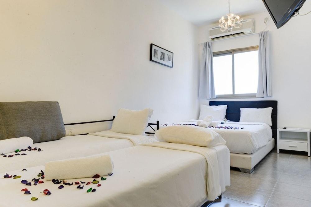 LIBER SEASHORE SUITES photo 4