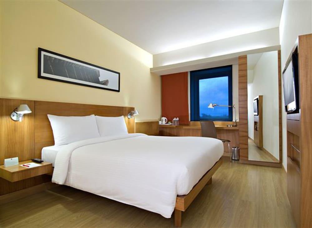 Ibis Mumbai Airport Hotel photo 2