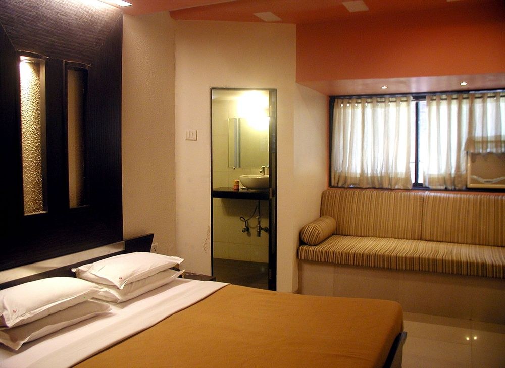 HOTEL SUPREME photo 1