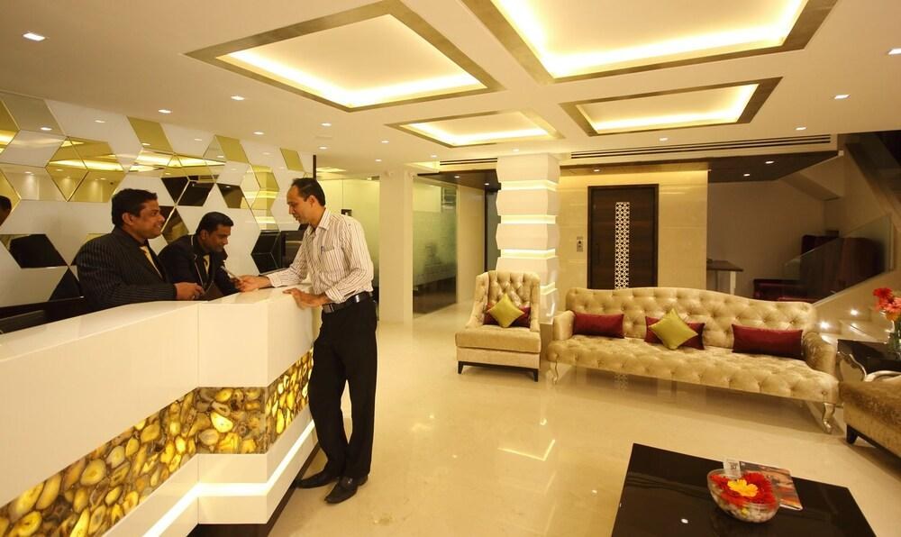 HOTEL SUPREME photo 2