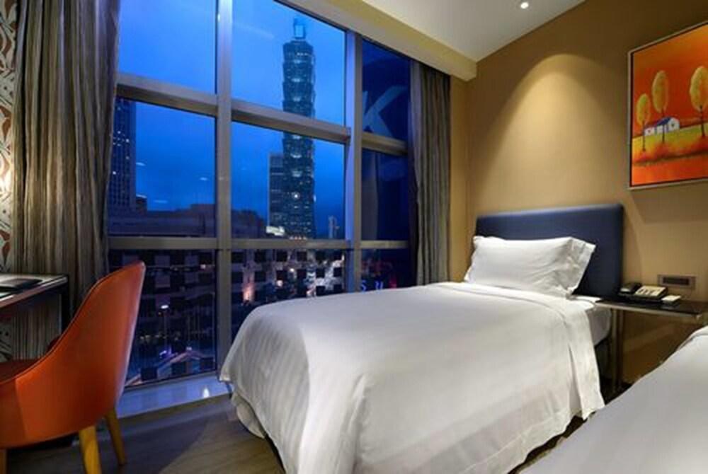 CHECK inn Taipei Xinyi