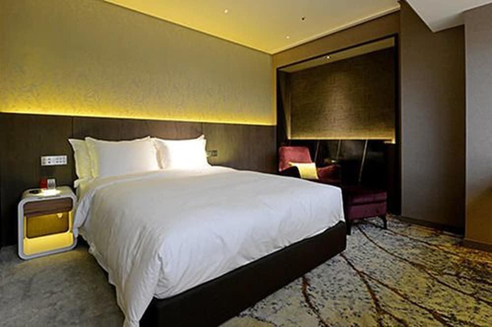 BROTHER HOTEL photo 2