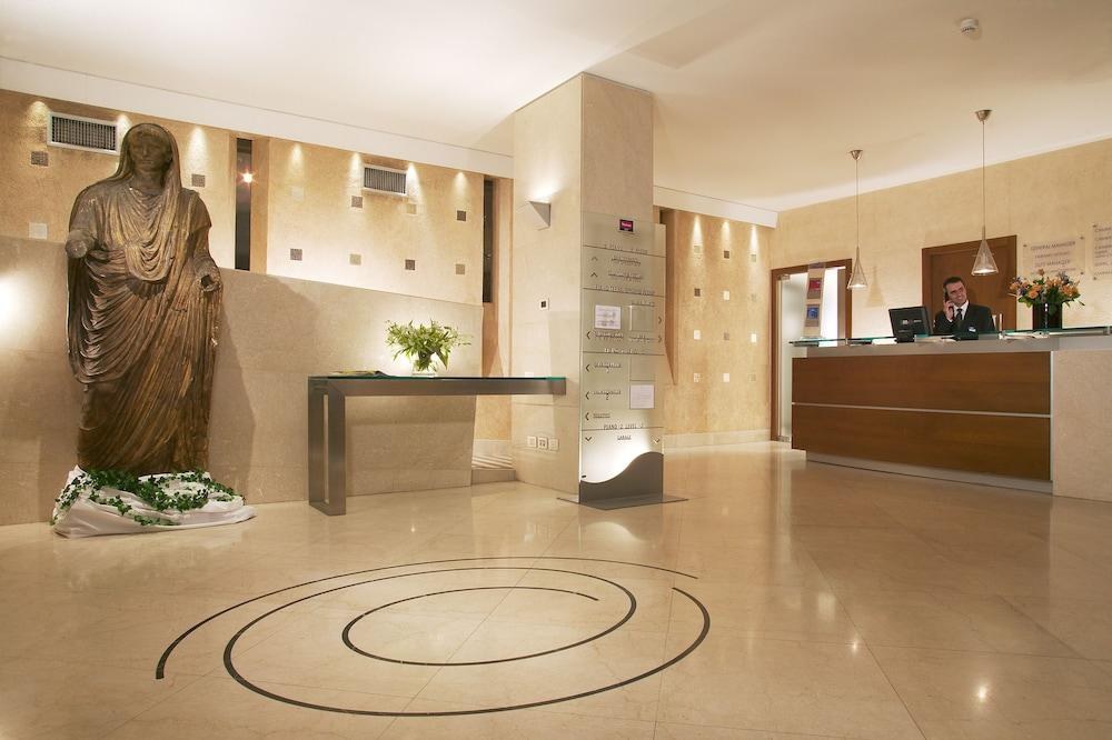 MERCURE ROMA CENTRO COLOSSEO photo 3