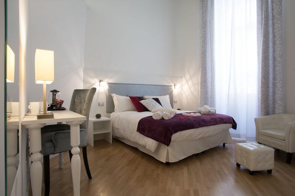 SPAGNA AVE (FORMERLY EVA'S ROOM) photo 3