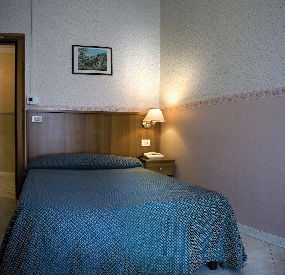 MOTEL SALARIA photo 2