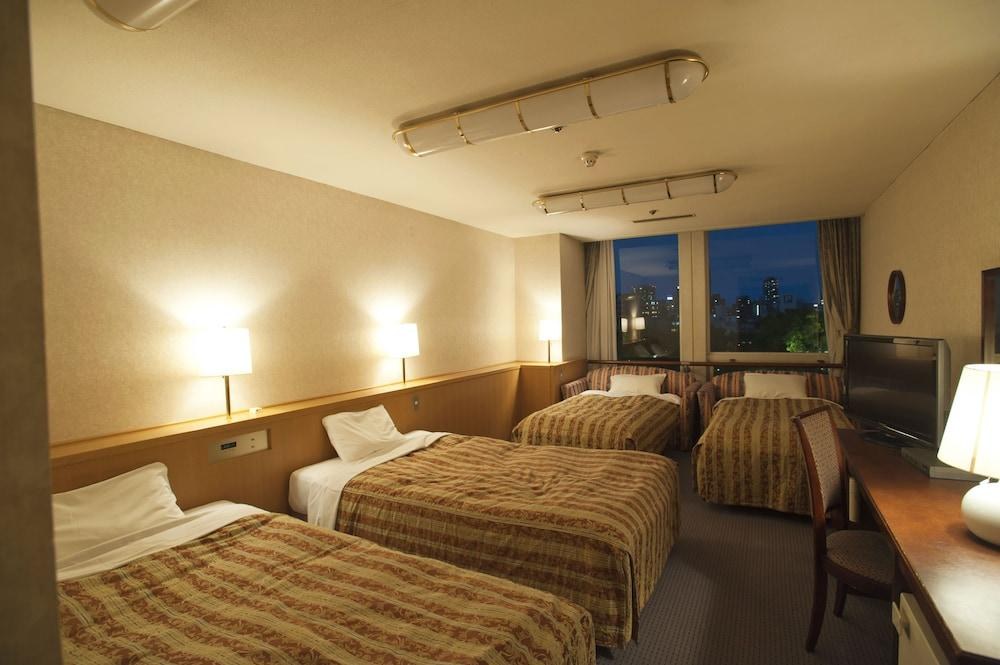 OSAKA CASTLE HOTEL photo 2